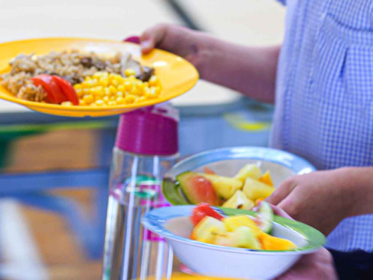 School dinners being served